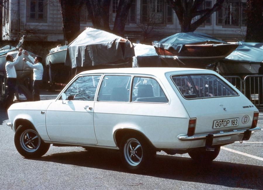  Opel Ascona Voyage (A) 1970 года  (фото 4 из 13)